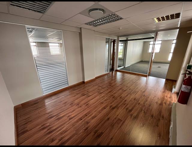 201M² OFFICE TO LET IN CENTURY CITY
